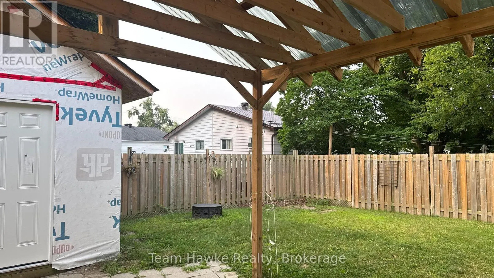 6 BEAUMAUR DRIVE