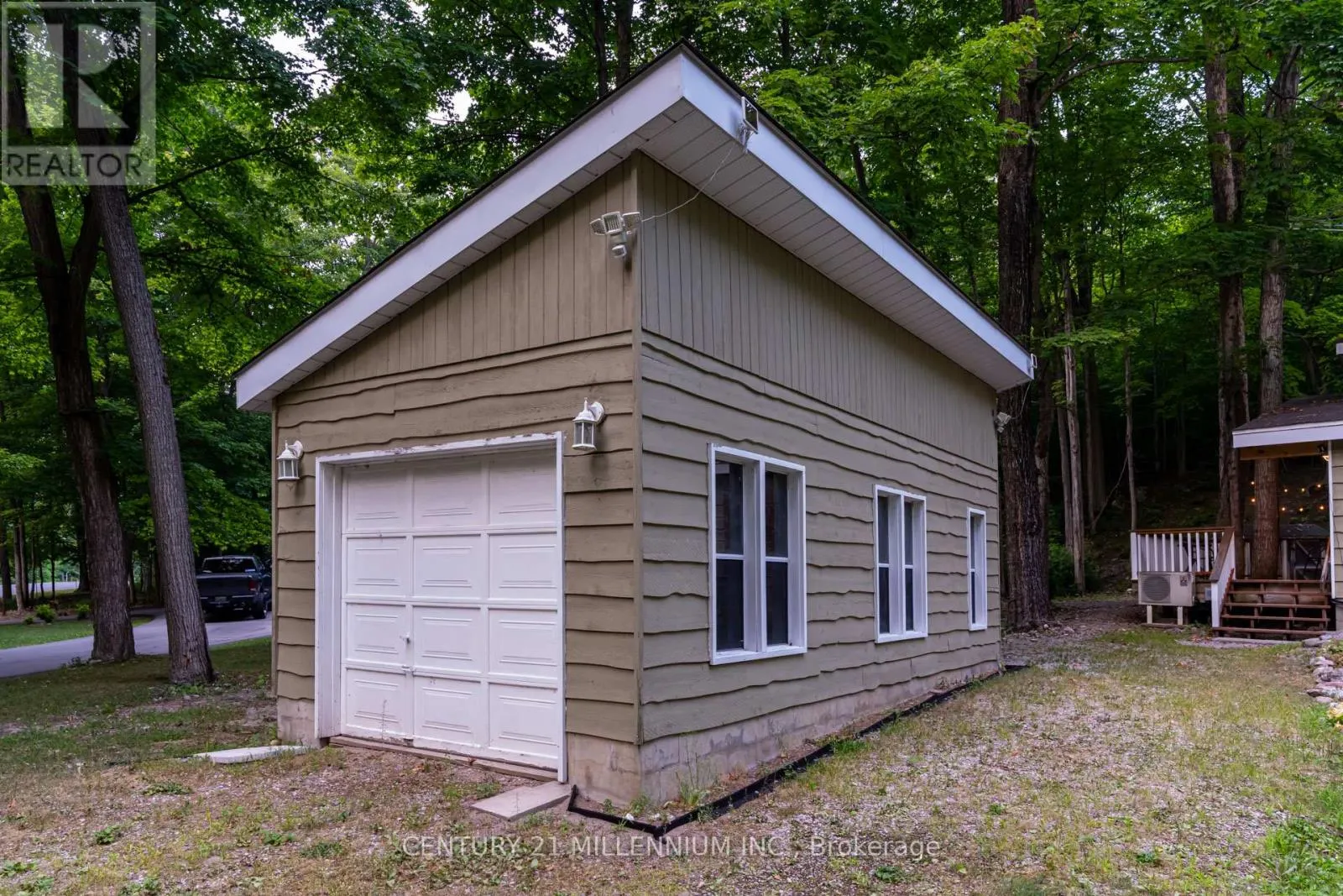 105 SILVER BIRCH DRIVE