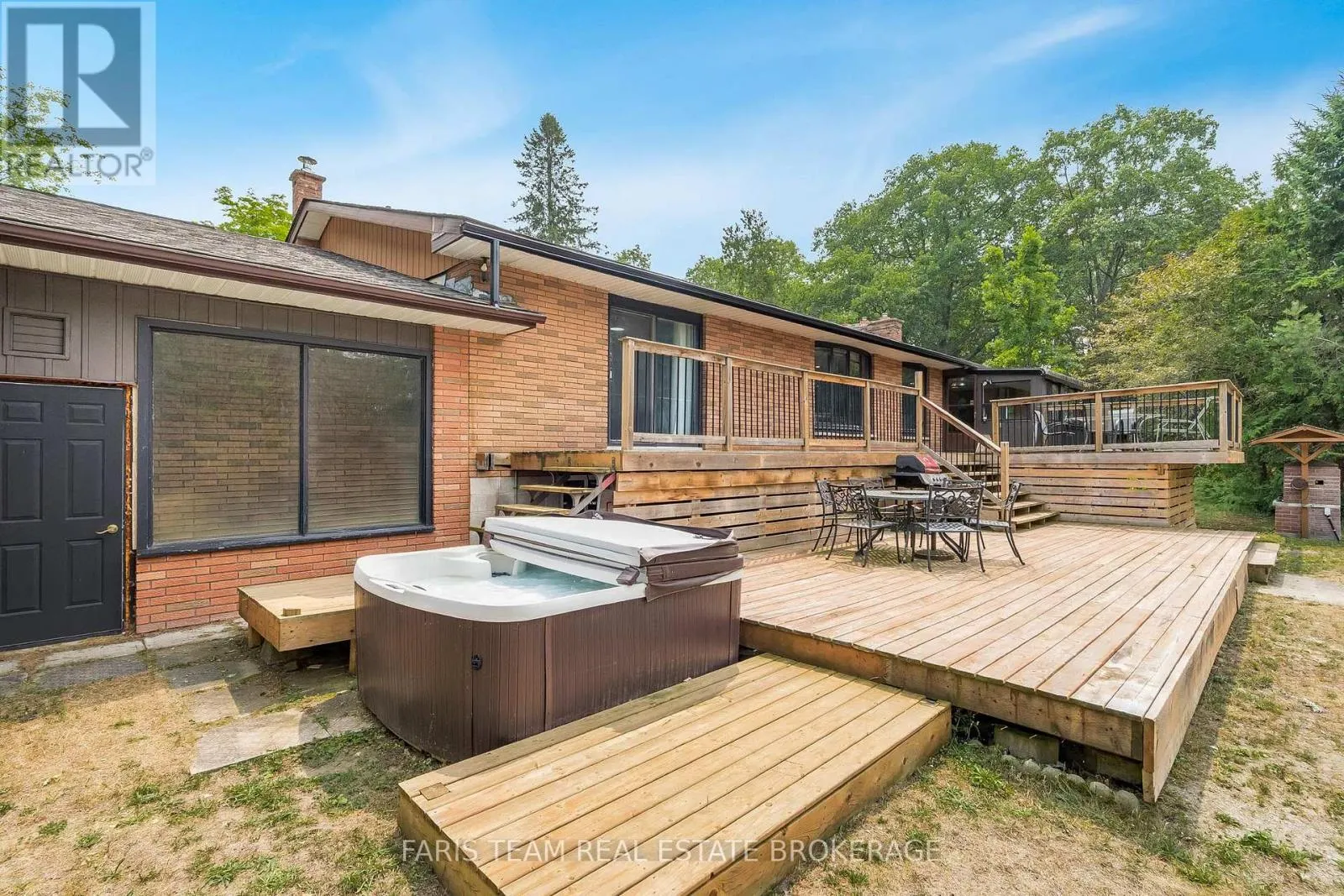256 KNOX ROAD E