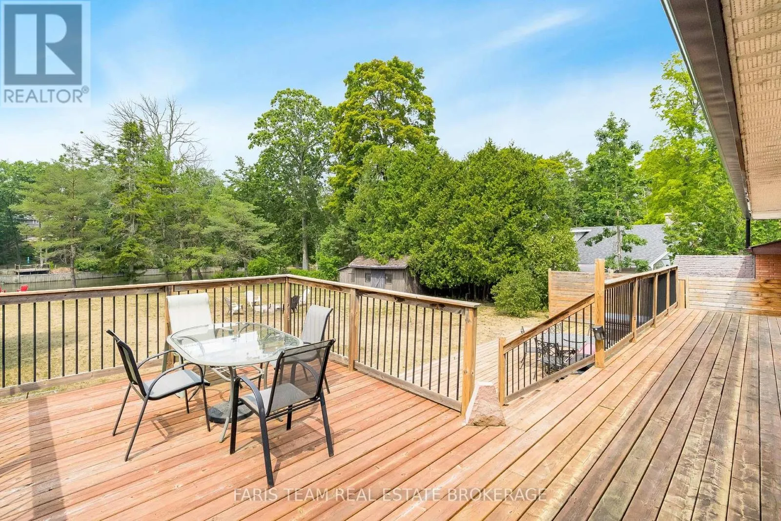 256 KNOX ROAD E