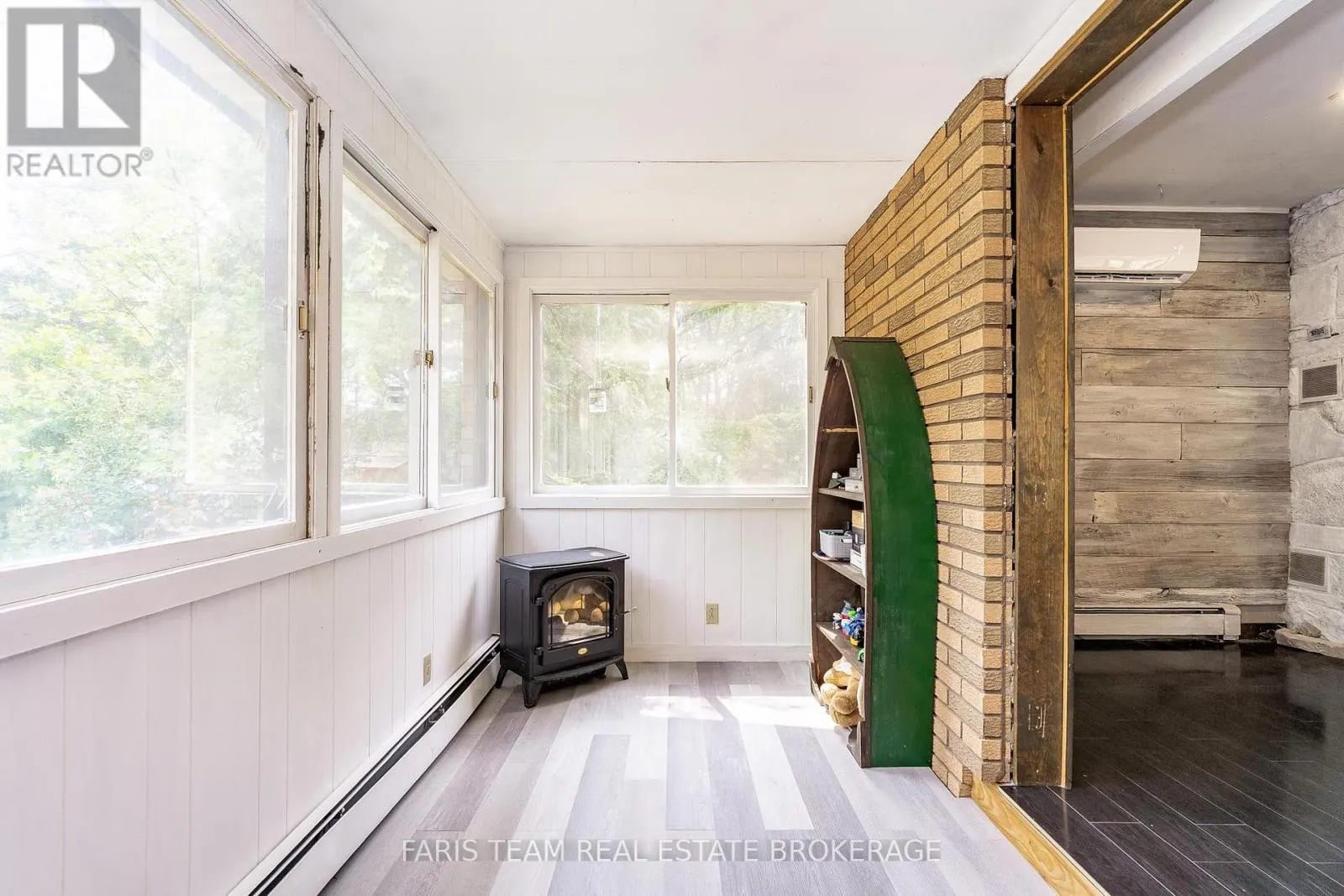 256 KNOX ROAD E