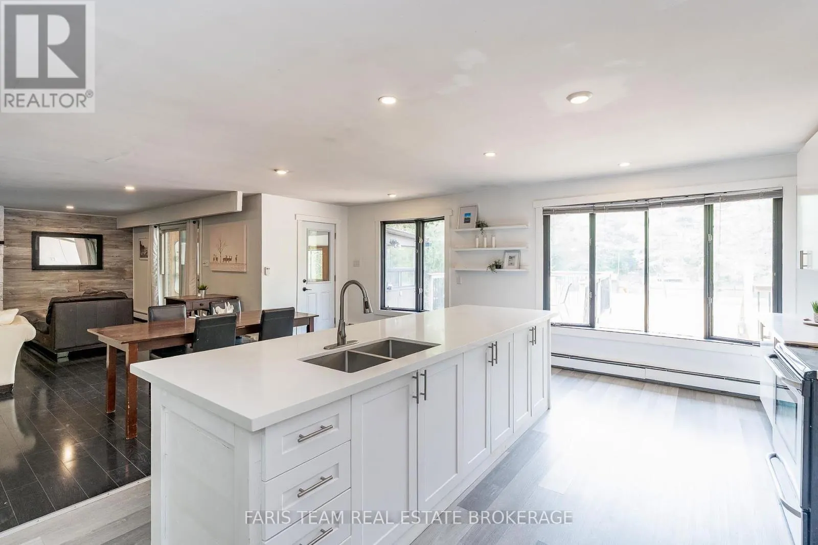 256 KNOX ROAD E
