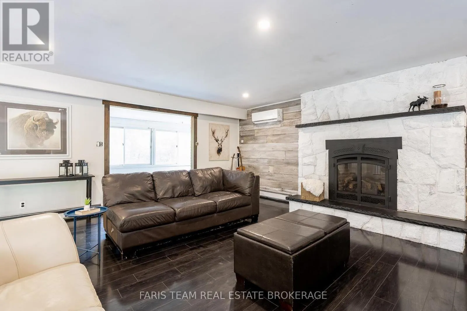 256 KNOX ROAD E
