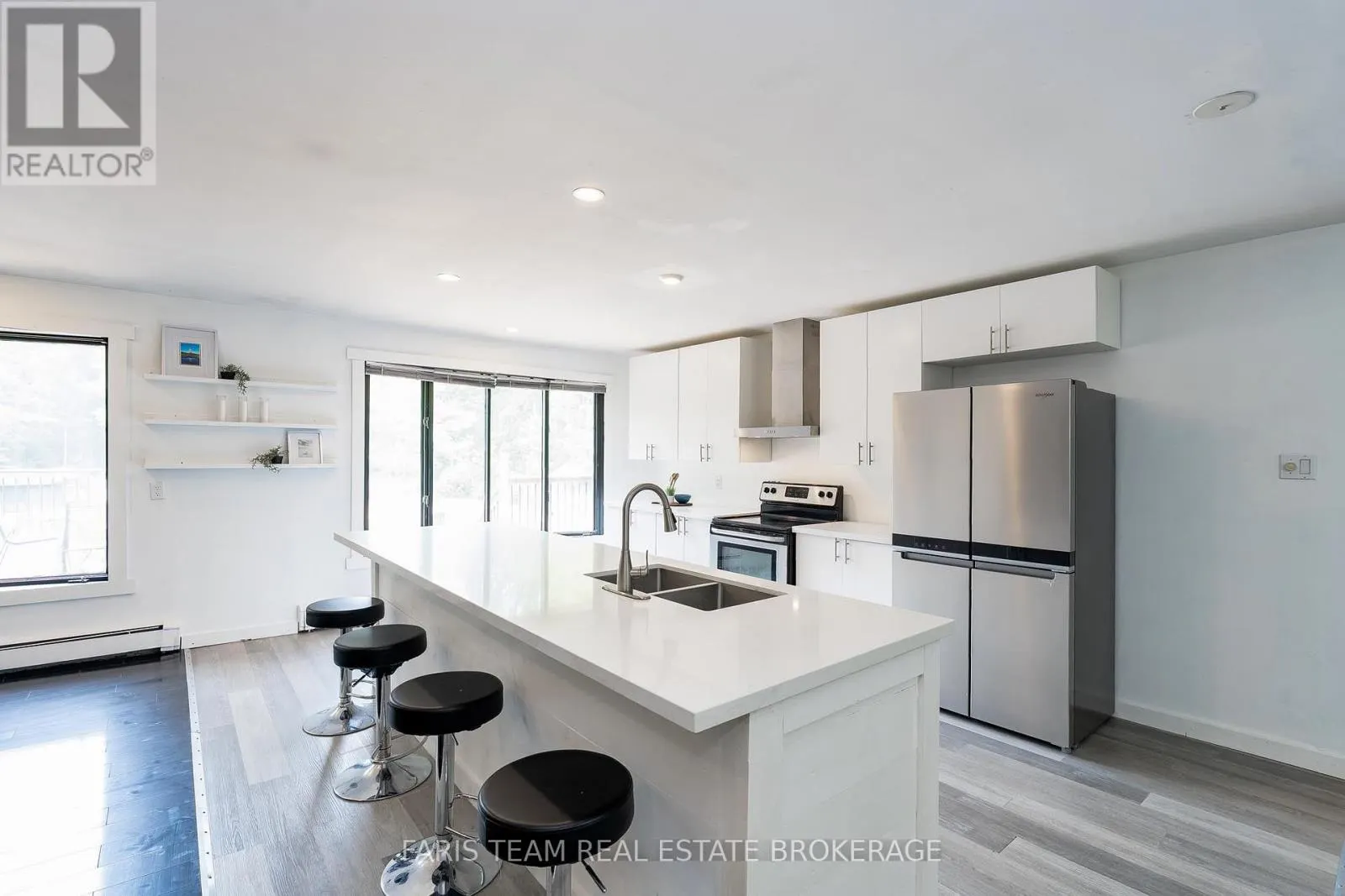 256 KNOX ROAD E