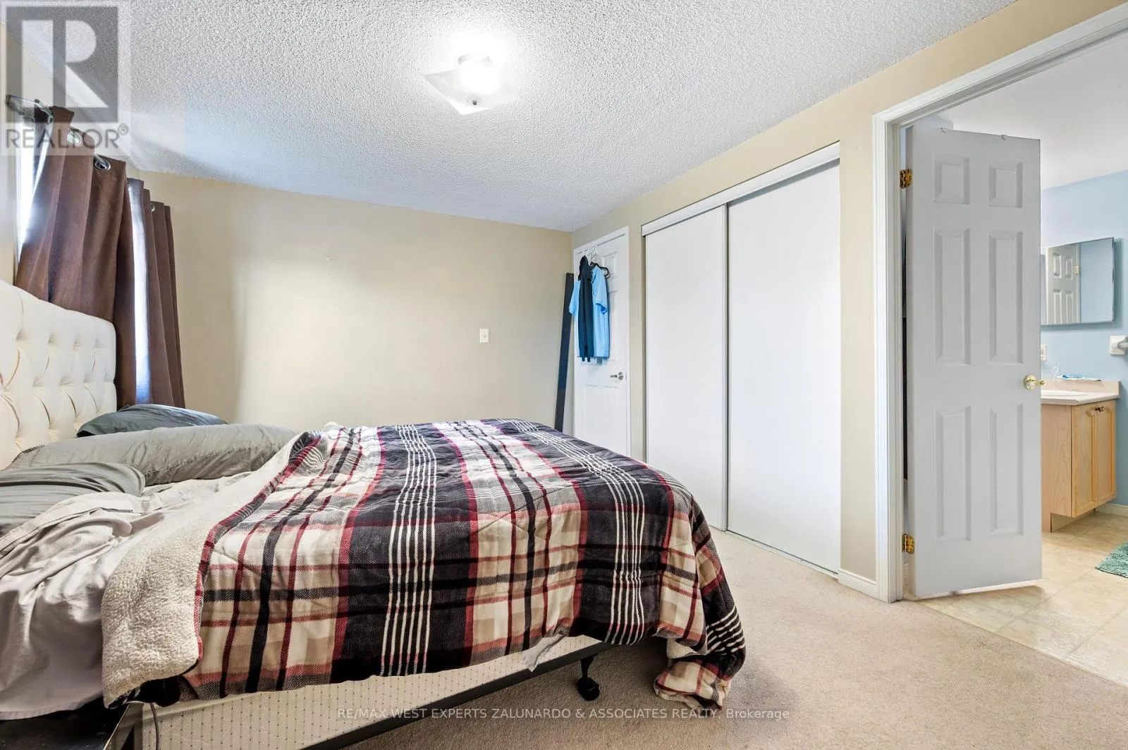 11 RAYMOND CRESCENT