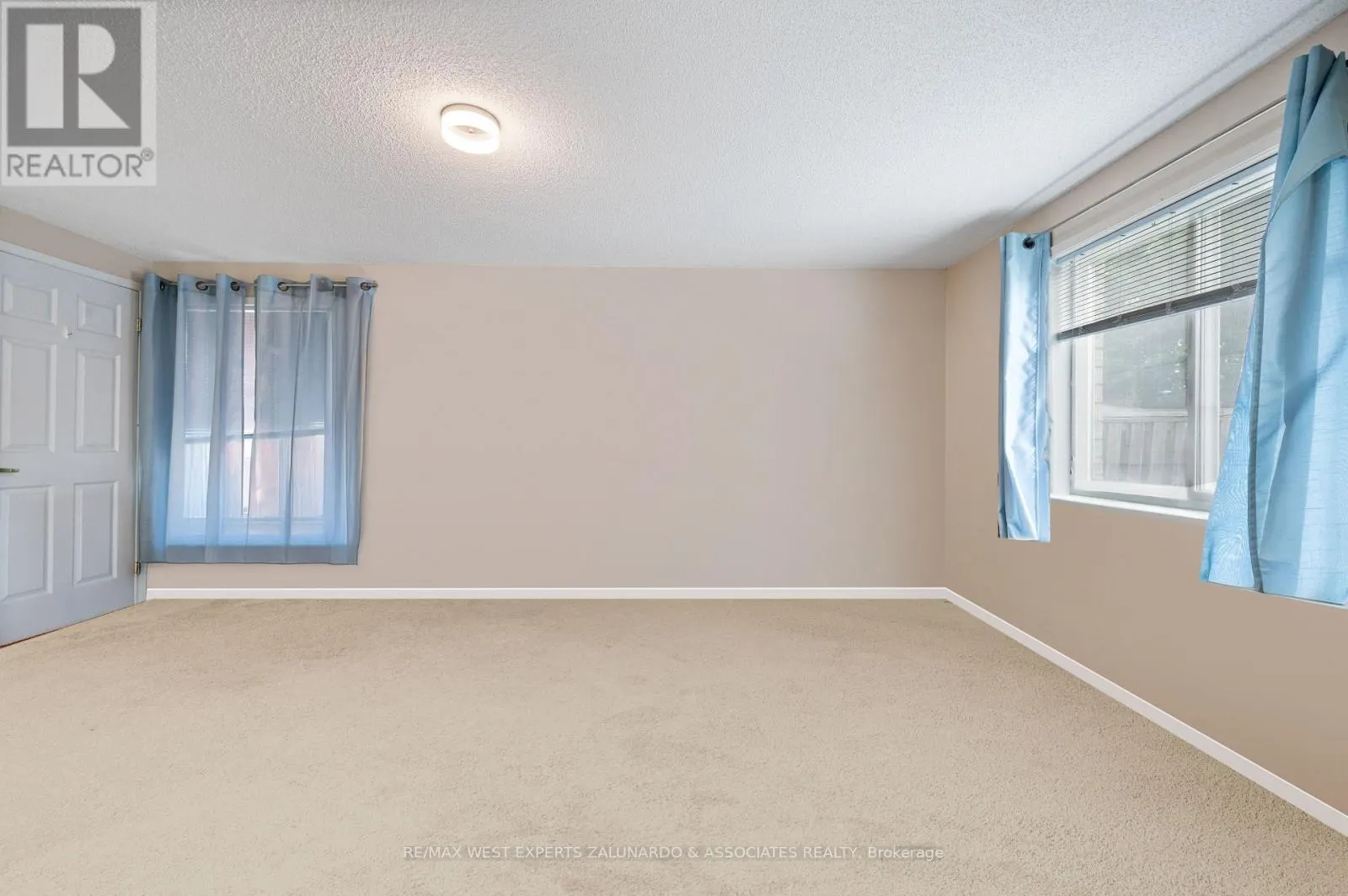 11 RAYMOND CRESCENT