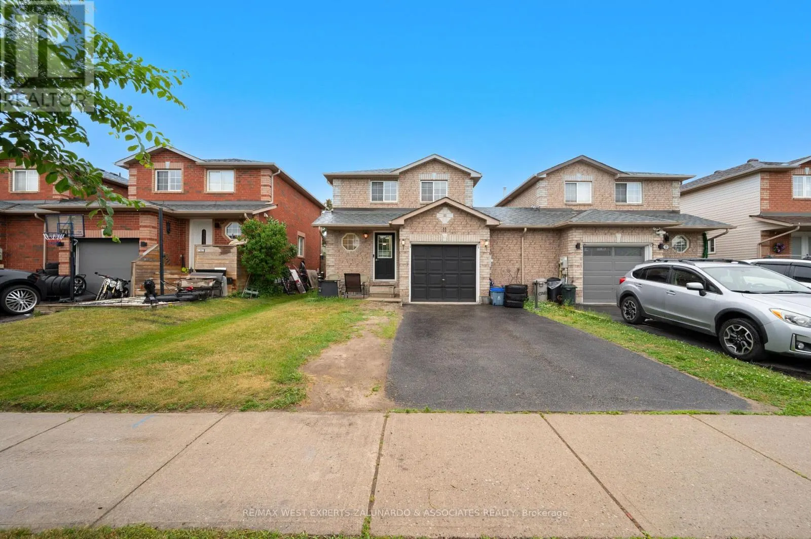 11 RAYMOND CRESCENT