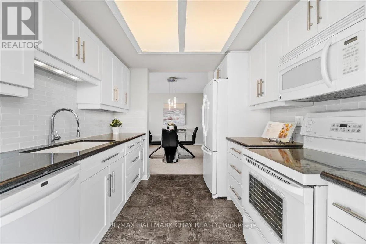 908 - 65 ELLEN STREET