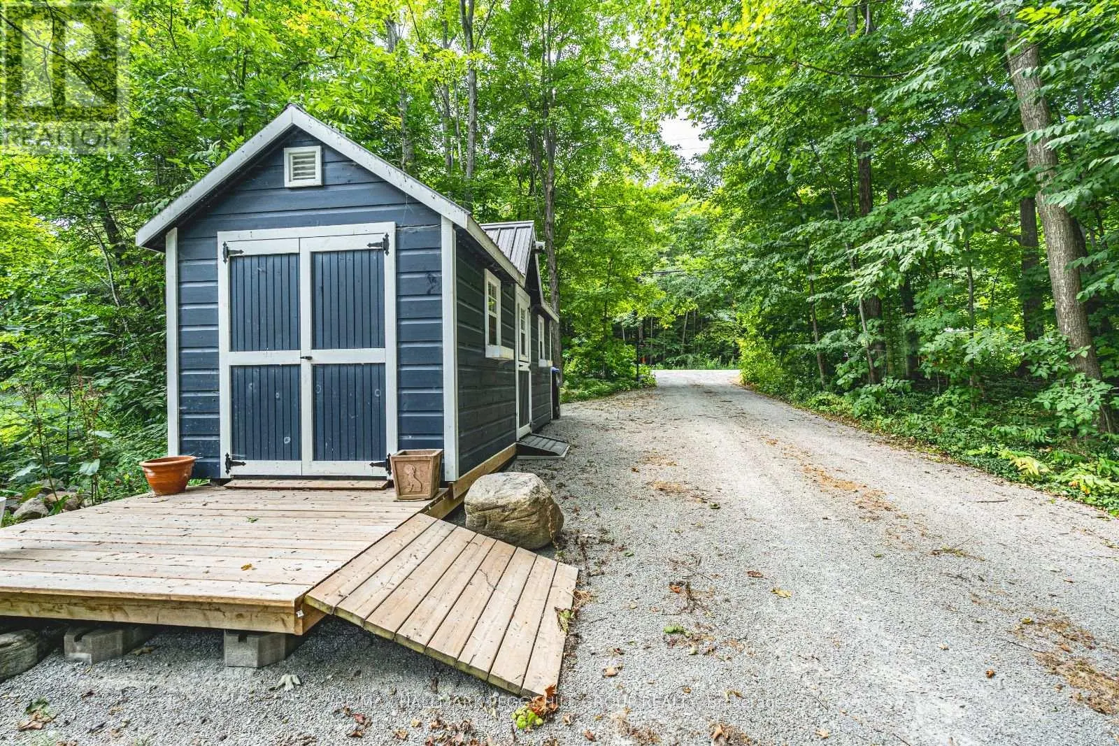 1457 CHAMPLAIN ROAD