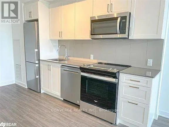 317 - 681 YONGE STREET
