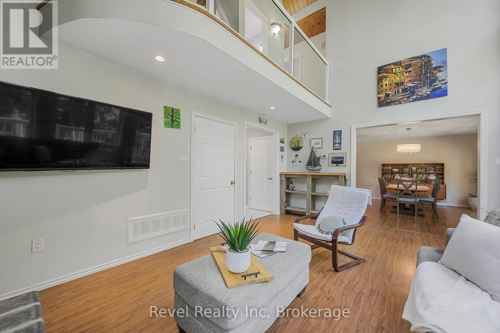 10 MUSQUAKE COURT
