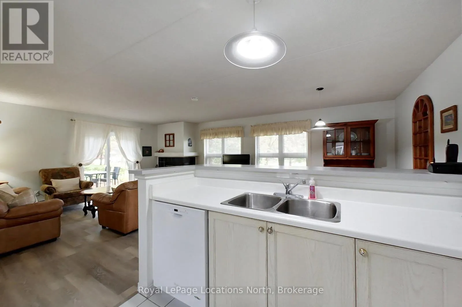 4 - 398 MARINERS WAY, #4