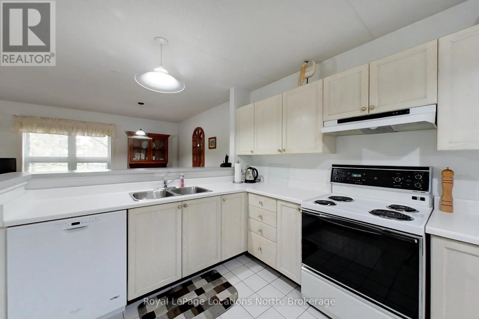 4 - 398 MARINERS WAY, #4