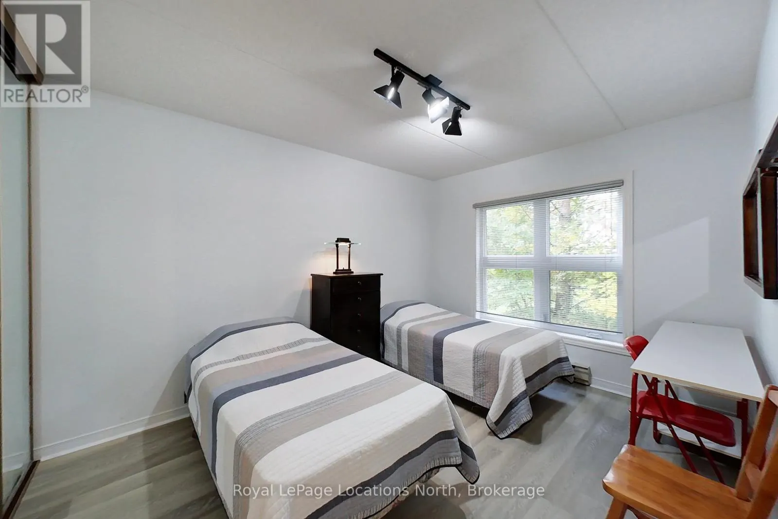 4 - 398 MARINERS WAY, #4