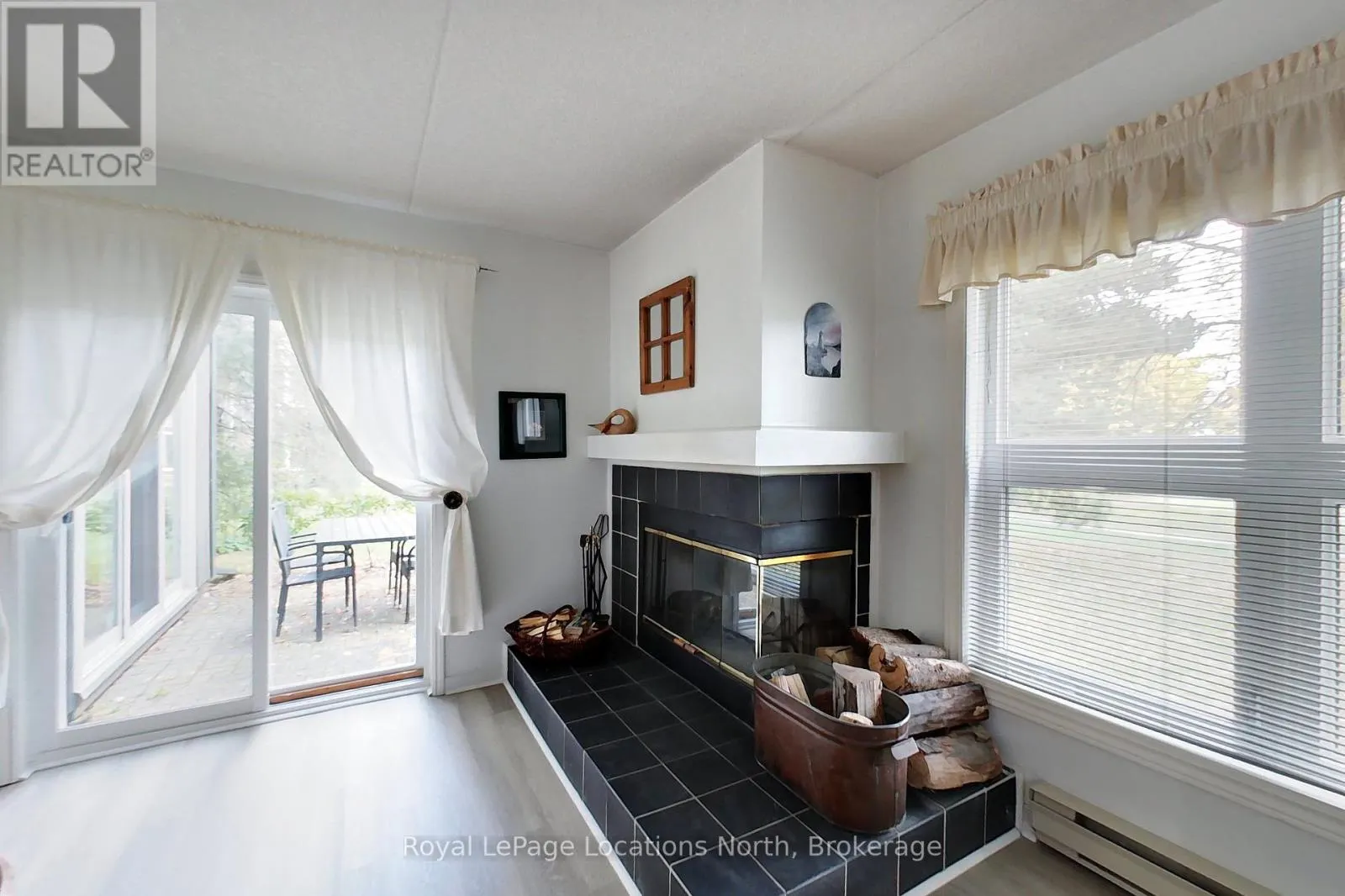 4 - 398 MARINERS WAY, #4