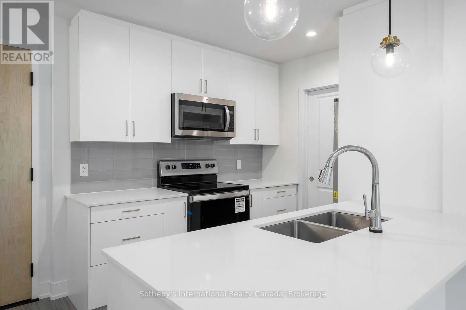 322 - 121 MARY STREET, #322