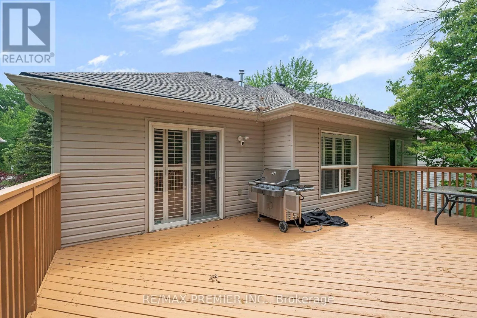6 ROSE VALLEY WAY