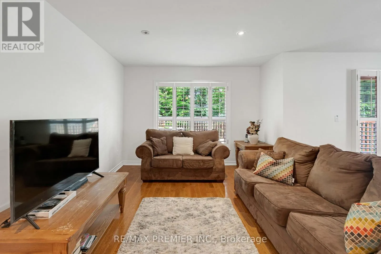 6 ROSE VALLEY WAY