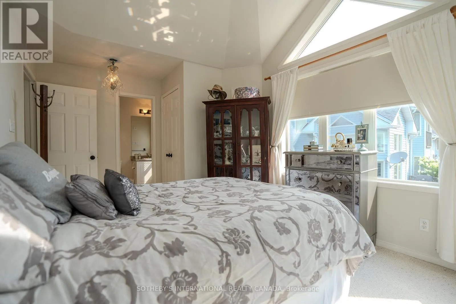 5 VALLEYMEDE COURT