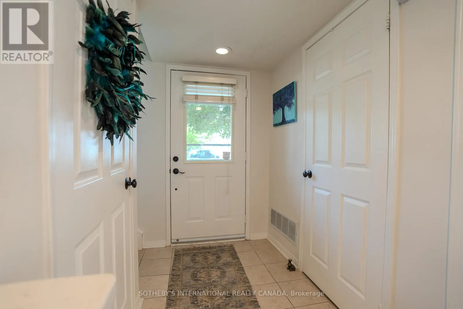 5 VALLEYMEDE COURT