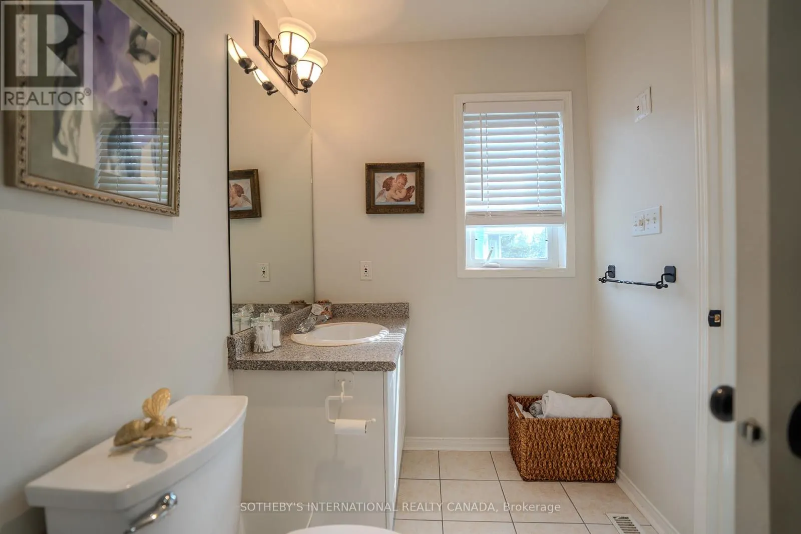 5 VALLEYMEDE COURT