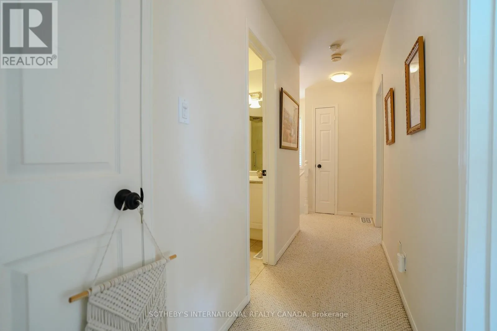 5 VALLEYMEDE COURT