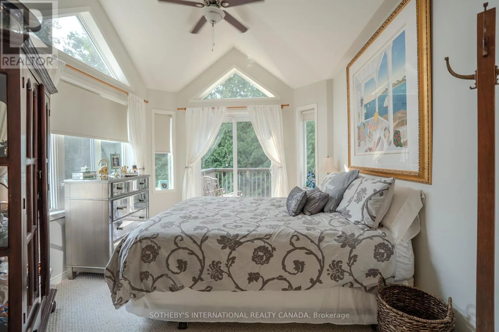 5 VALLEYMEDE COURT