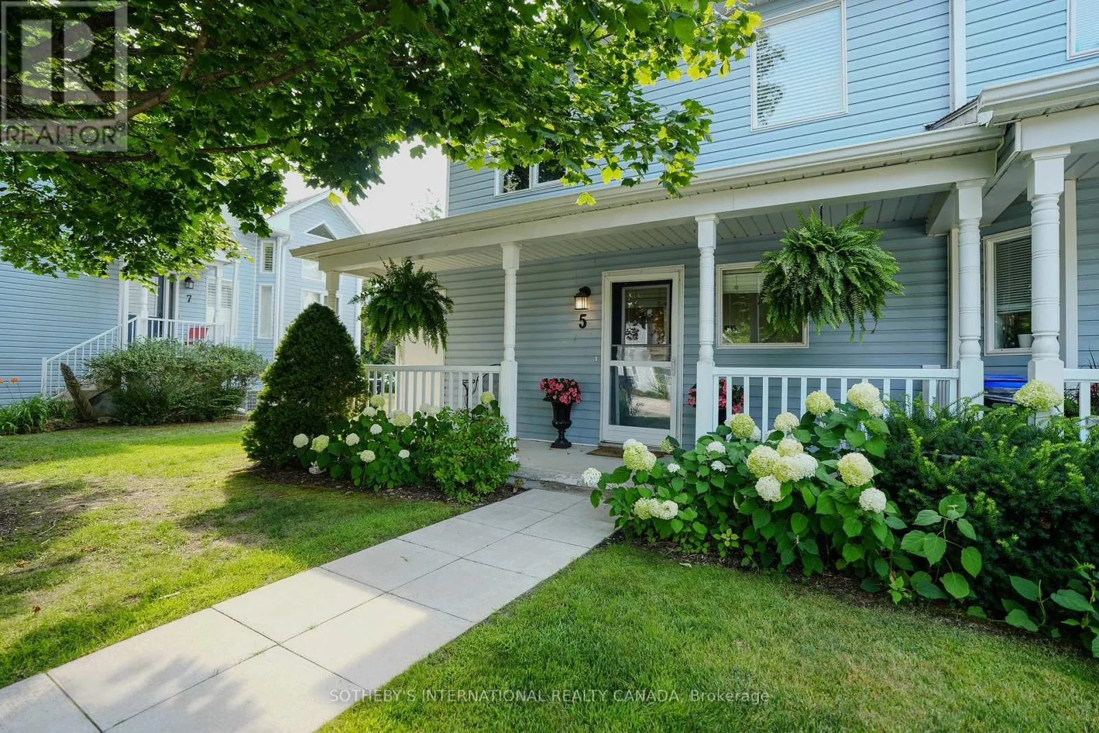5 VALLEYMEDE COURT