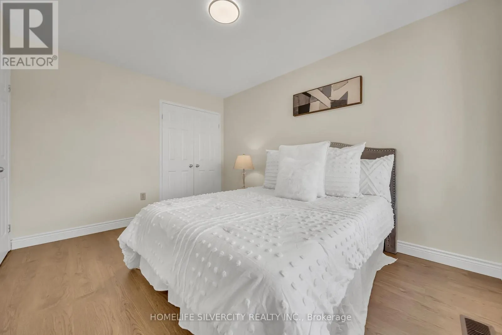 17 SYDENHAM WELLS ROAD