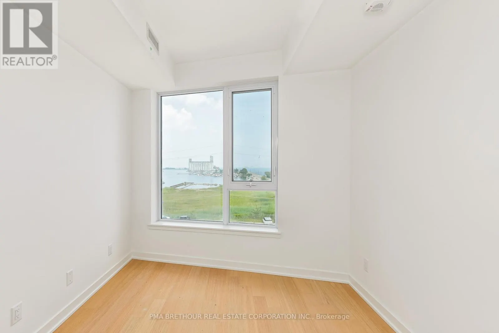 403 - 31 HURON STREET