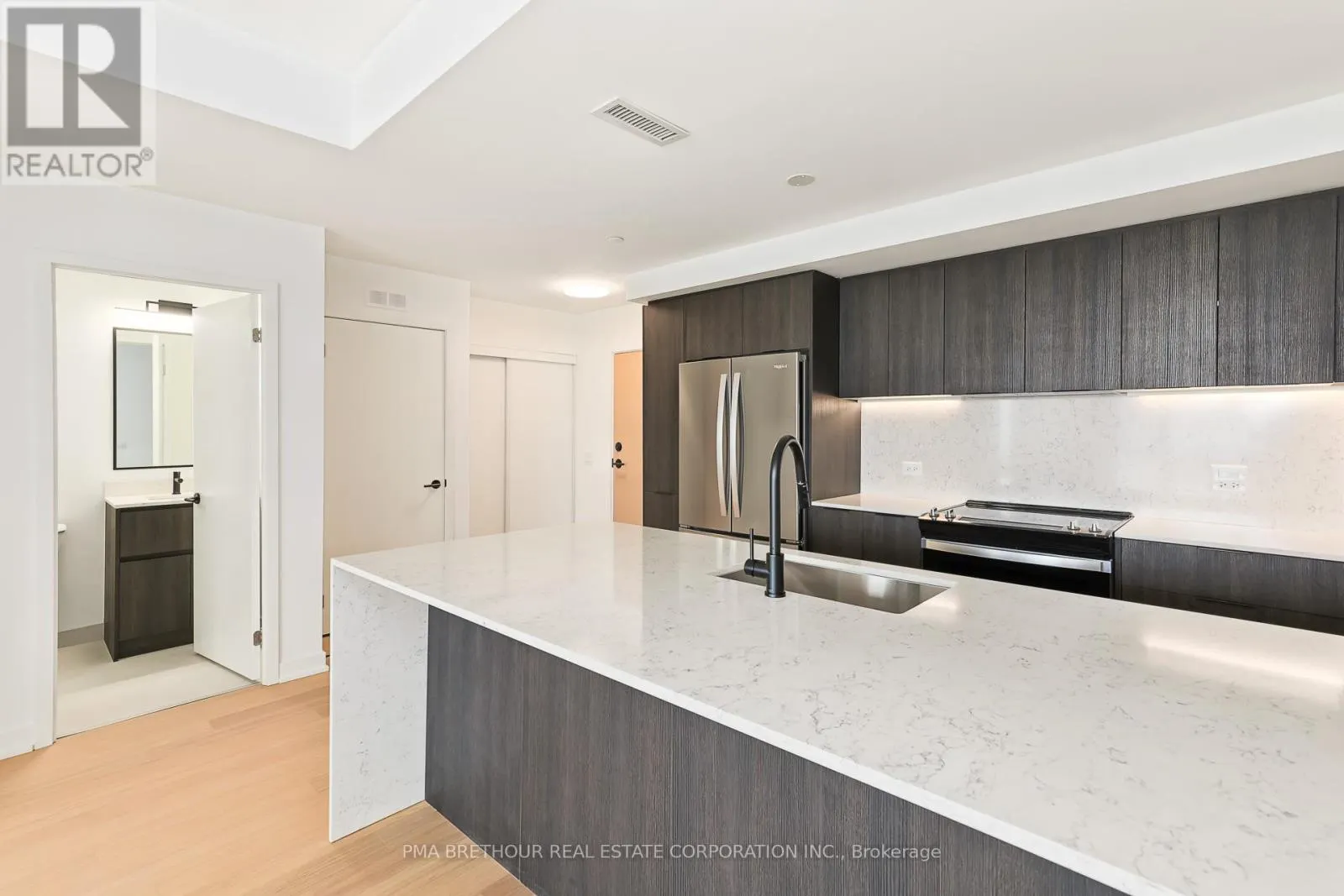 403 - 31 HURON STREET