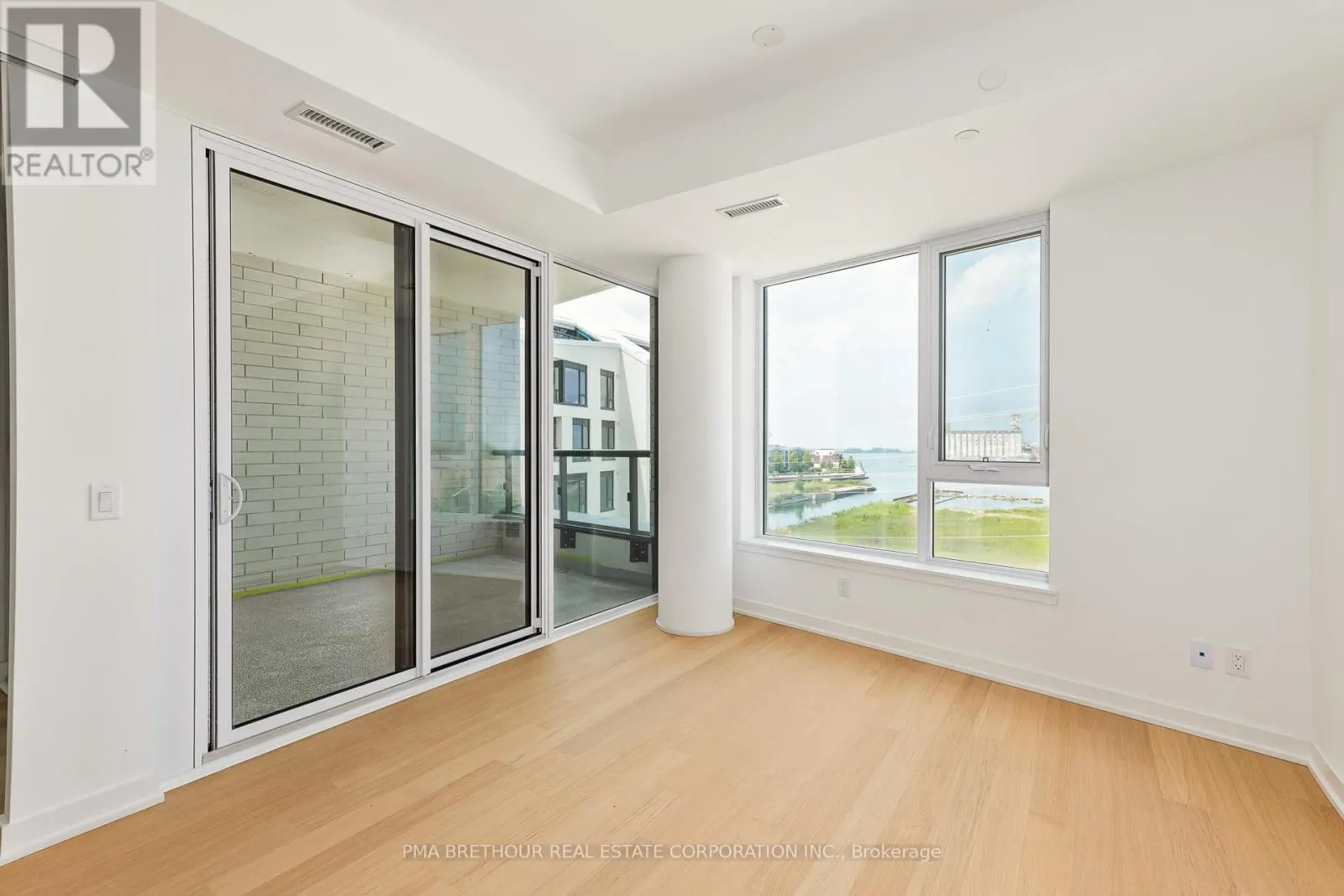 403 - 31 HURON STREET