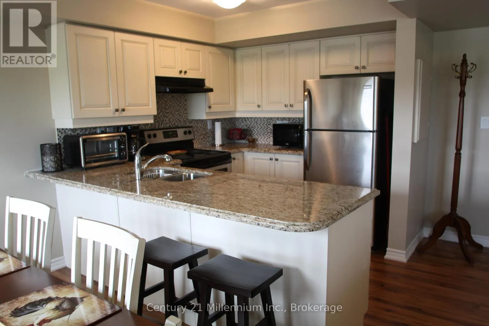 10 JOSEPH TRAIL