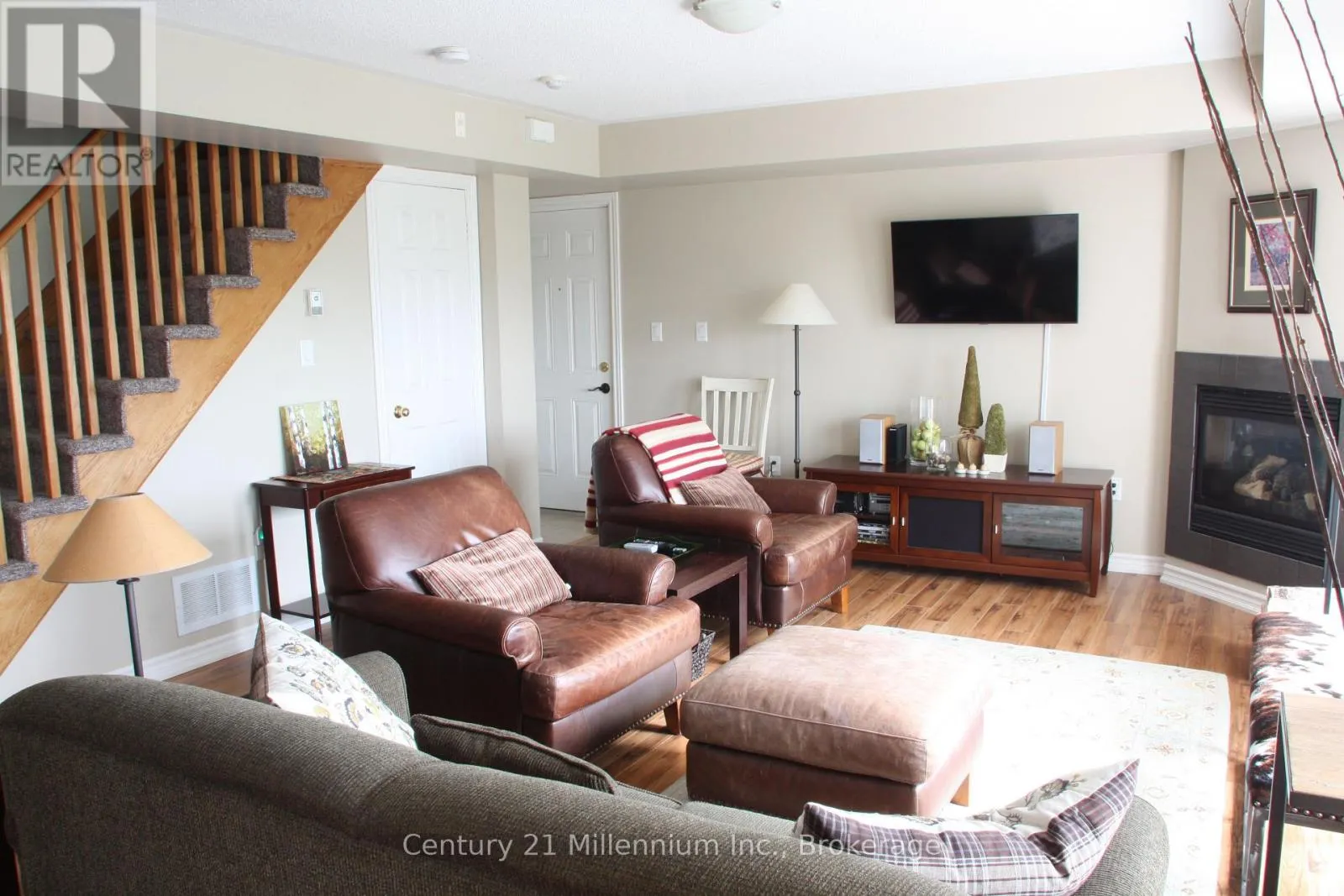10 JOSEPH TRAIL