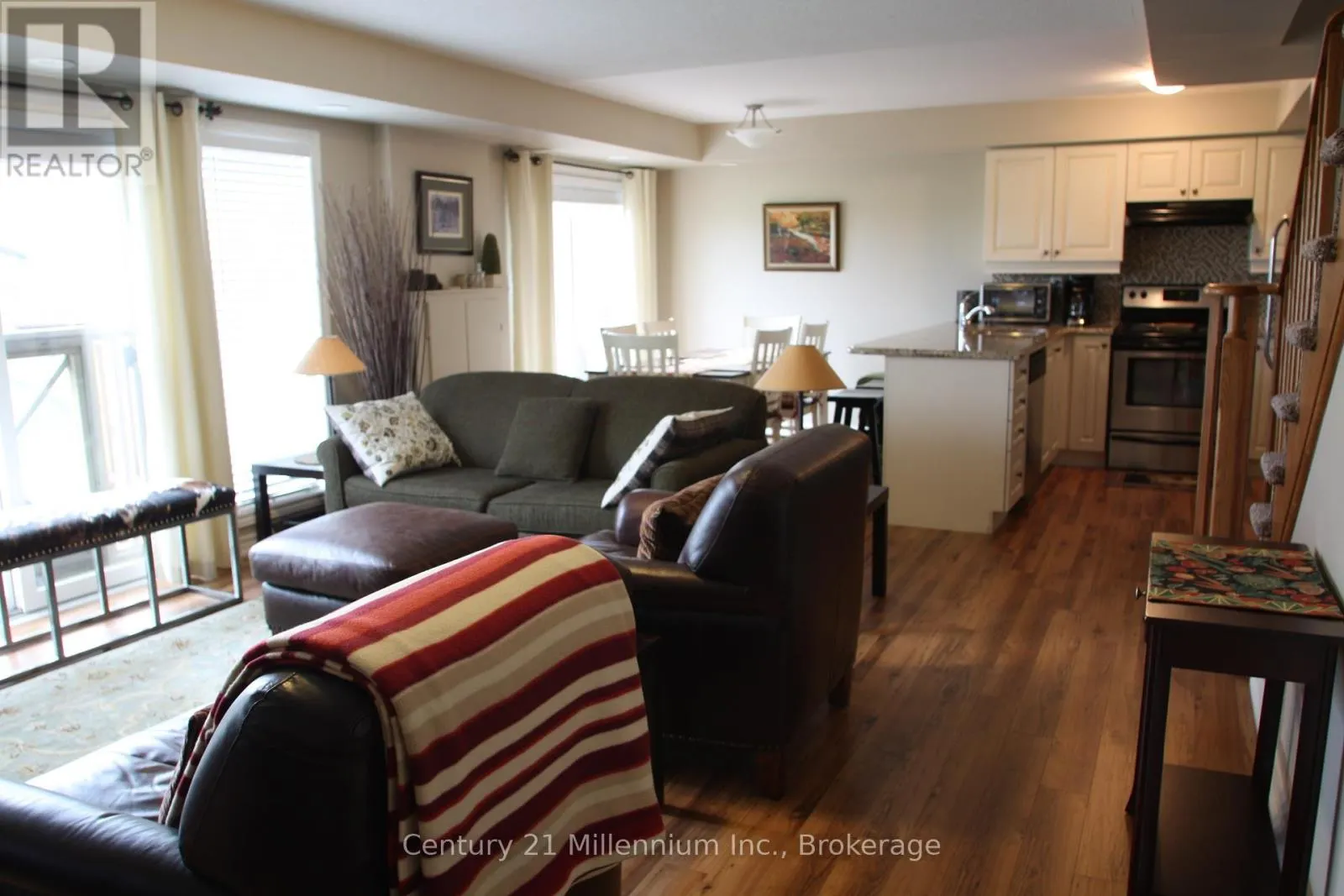 10 JOSEPH TRAIL