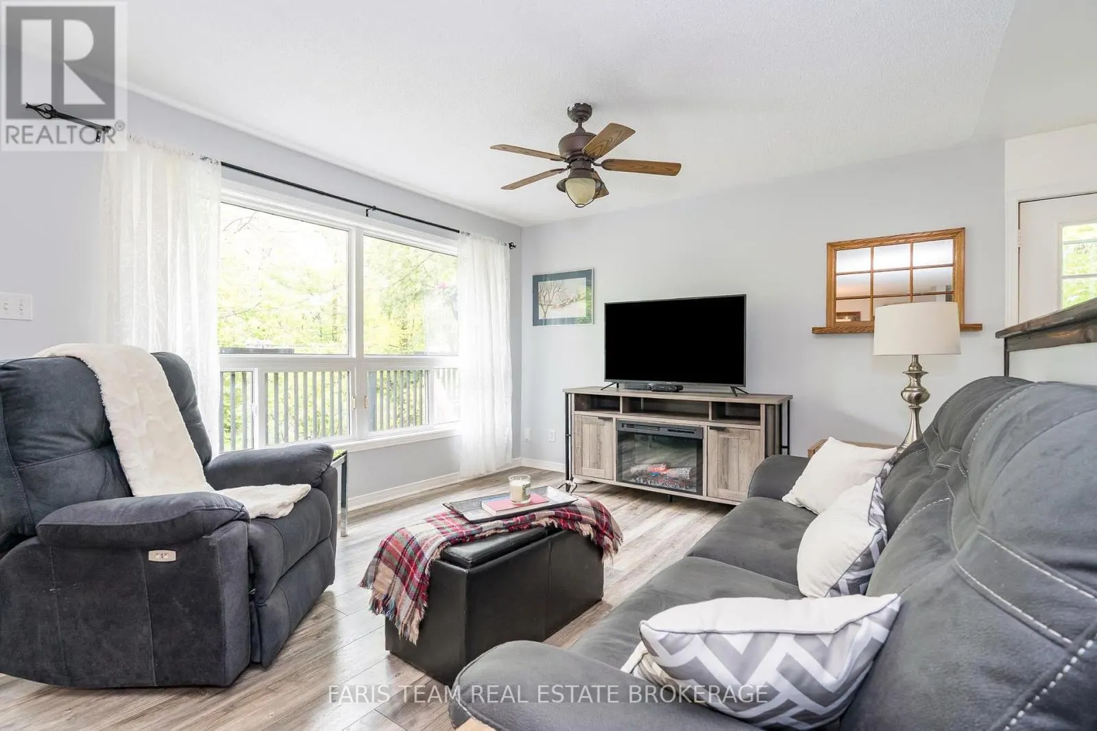 1474 CHAMPLAIN ROAD