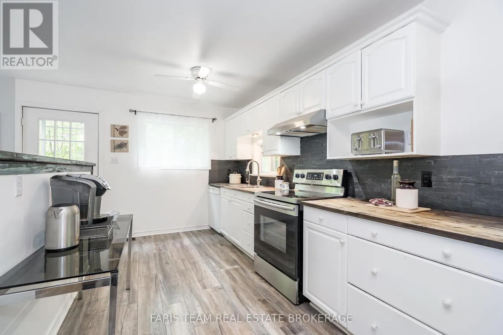 1474 CHAMPLAIN ROAD
