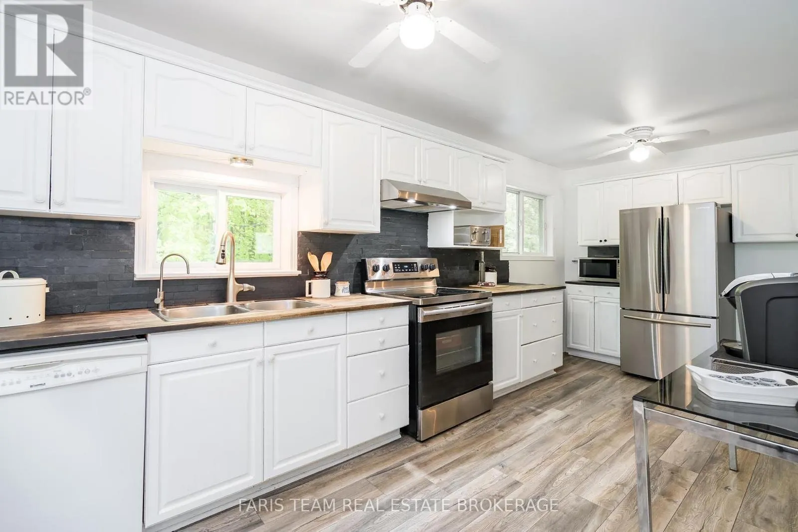1474 CHAMPLAIN ROAD