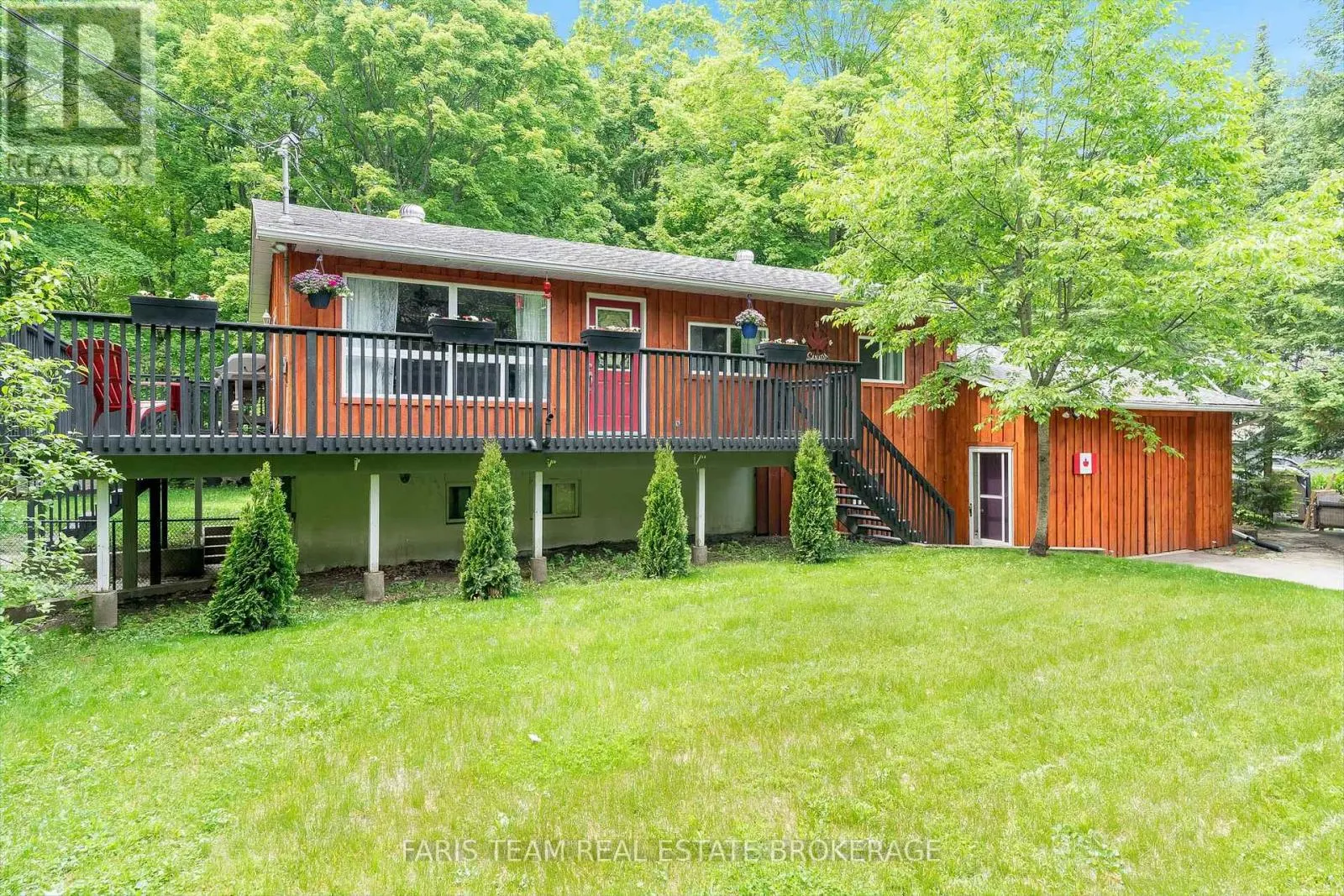 1474 CHAMPLAIN ROAD