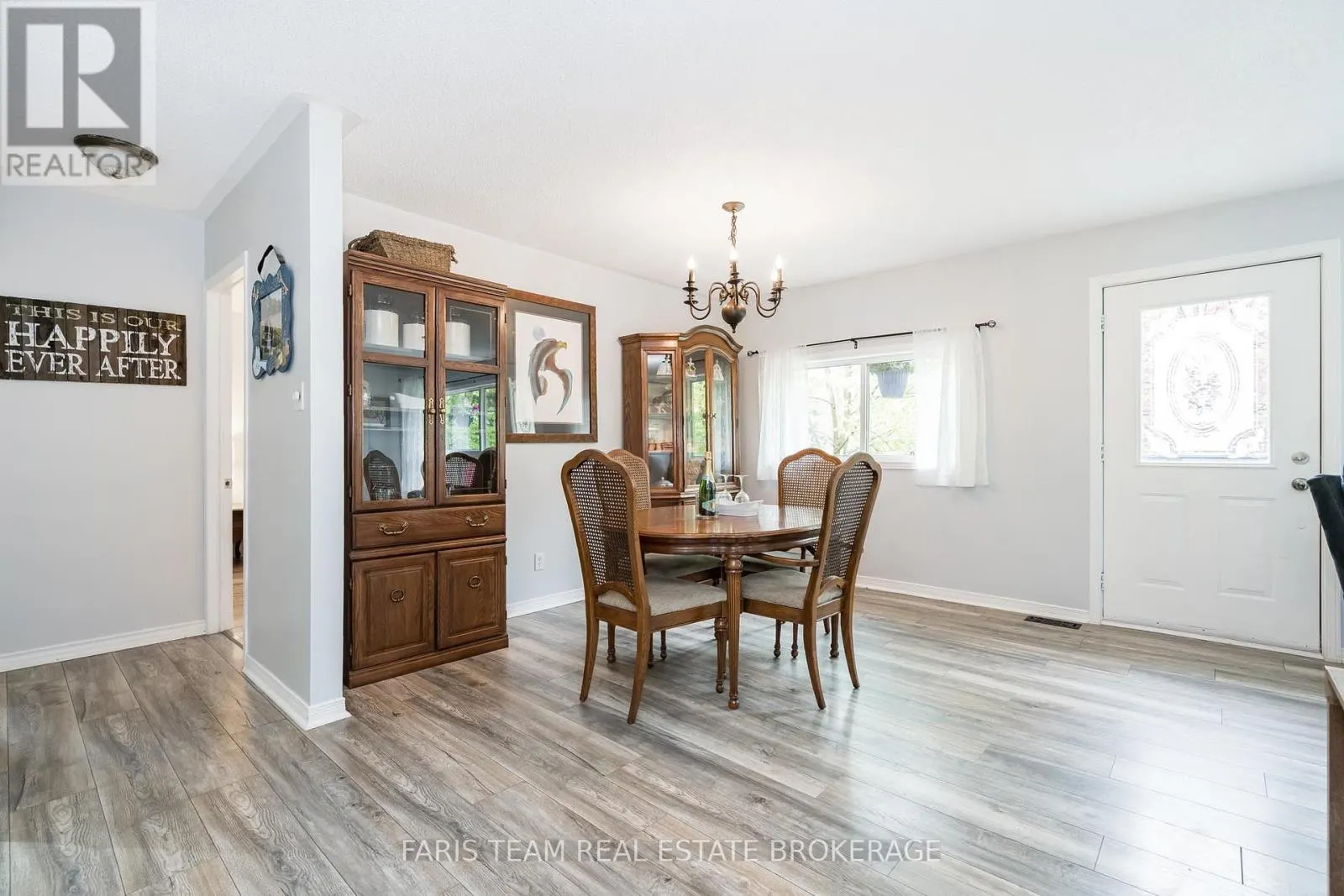 1474 CHAMPLAIN ROAD