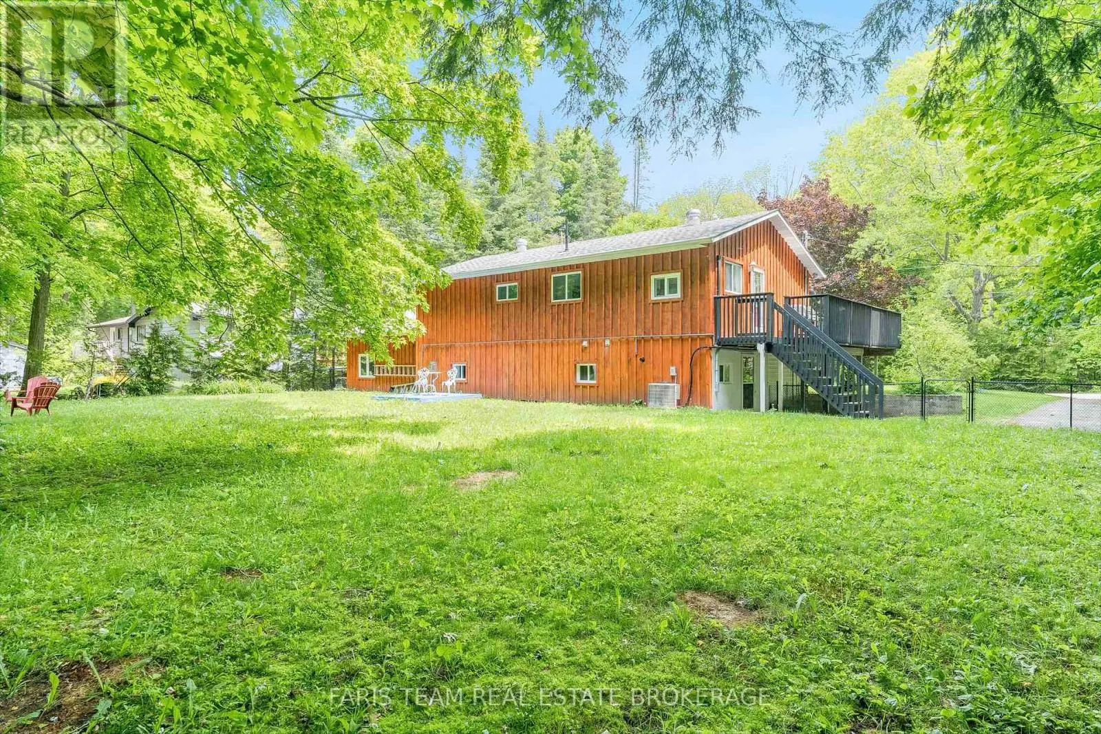 1474 CHAMPLAIN ROAD