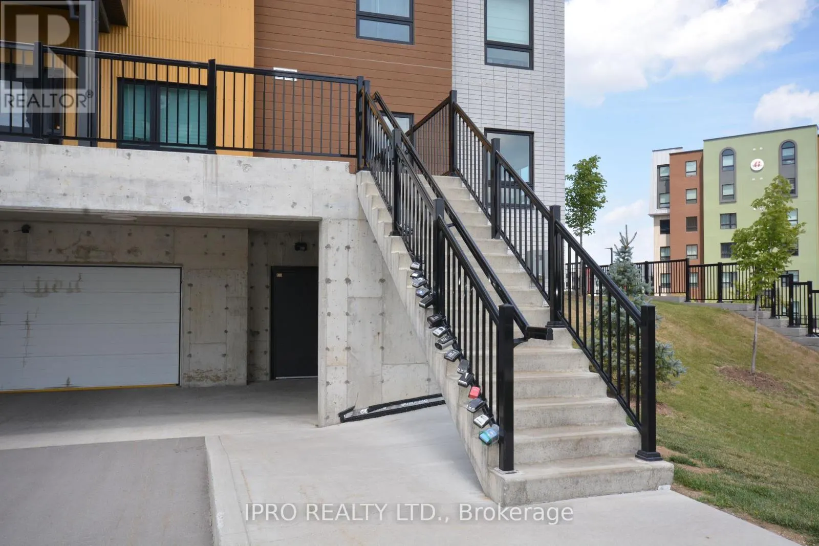 411 - 8 CULINARY LANE