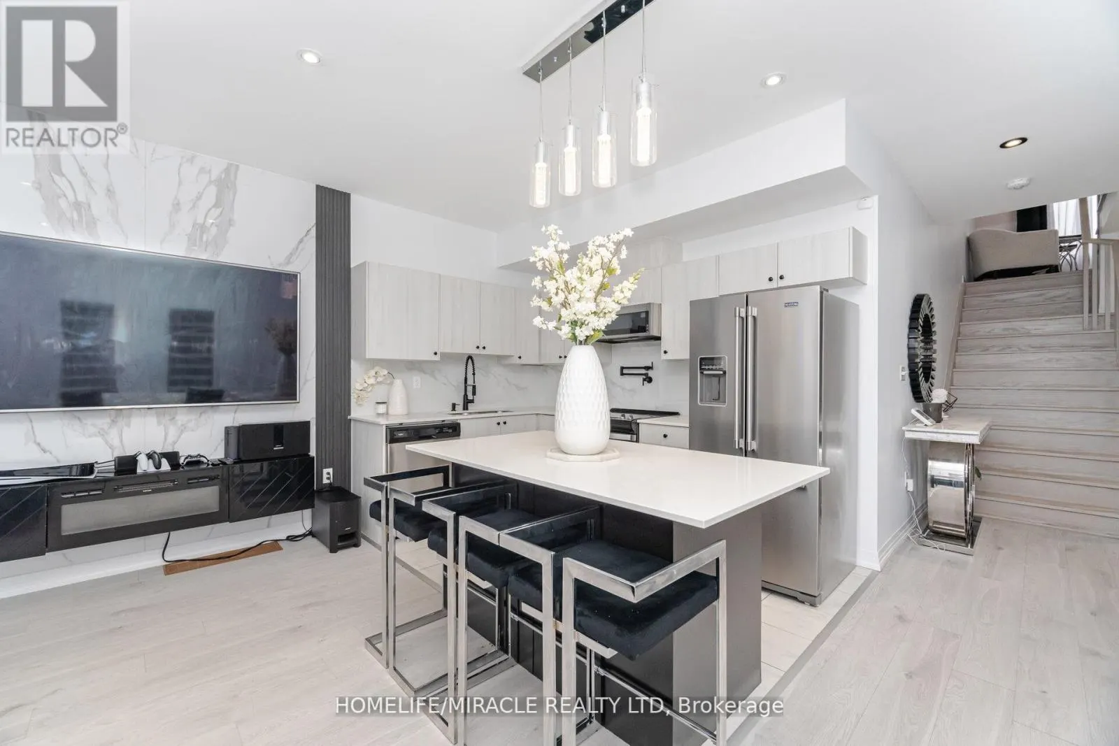 92 FAIRLANE AVENUE