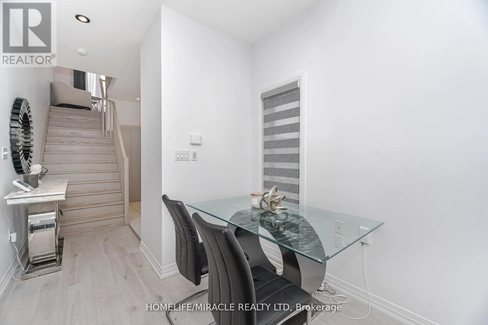 92 FAIRLANE AVENUE