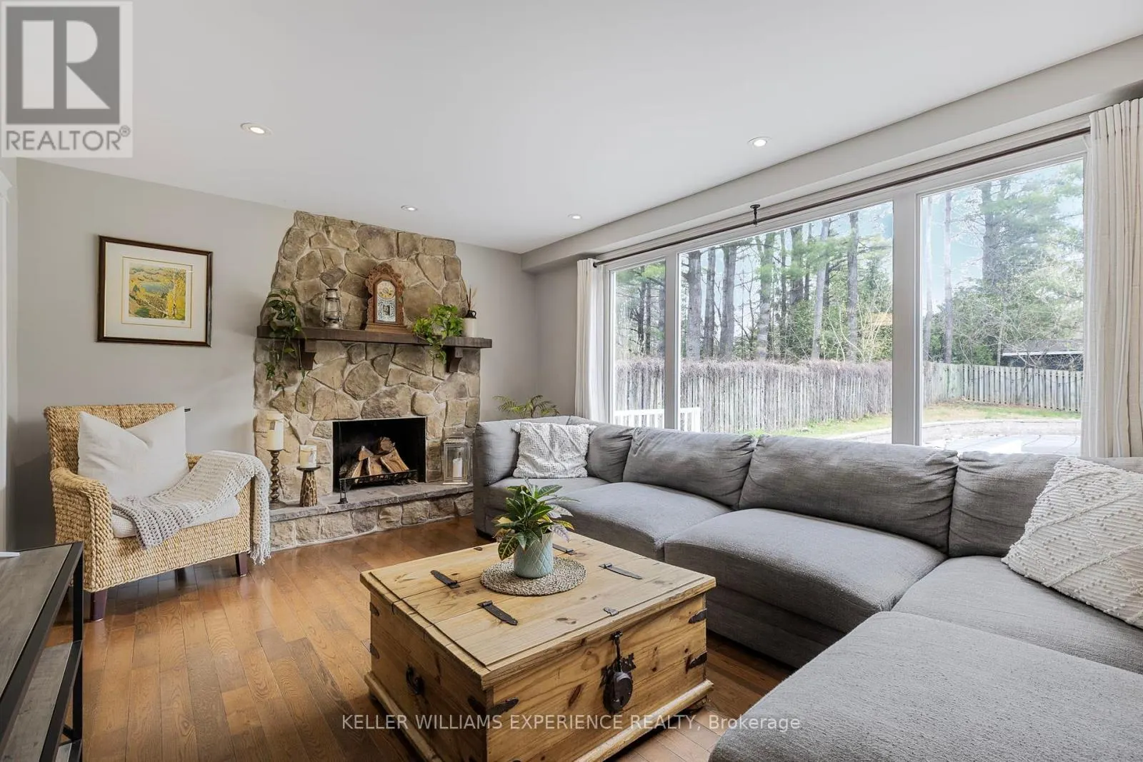 31 LAWRENCE AVENUE