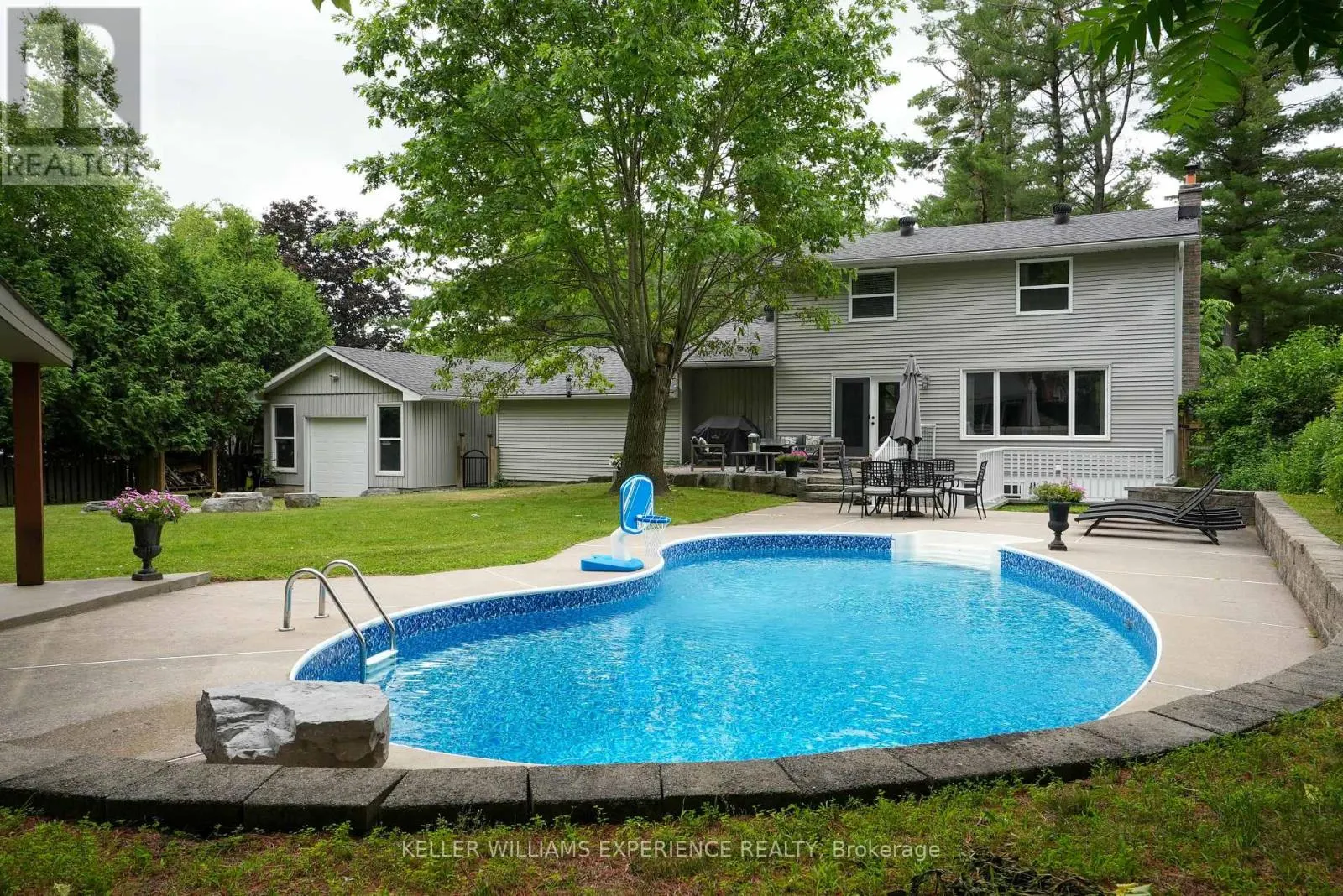 31 LAWRENCE AVENUE