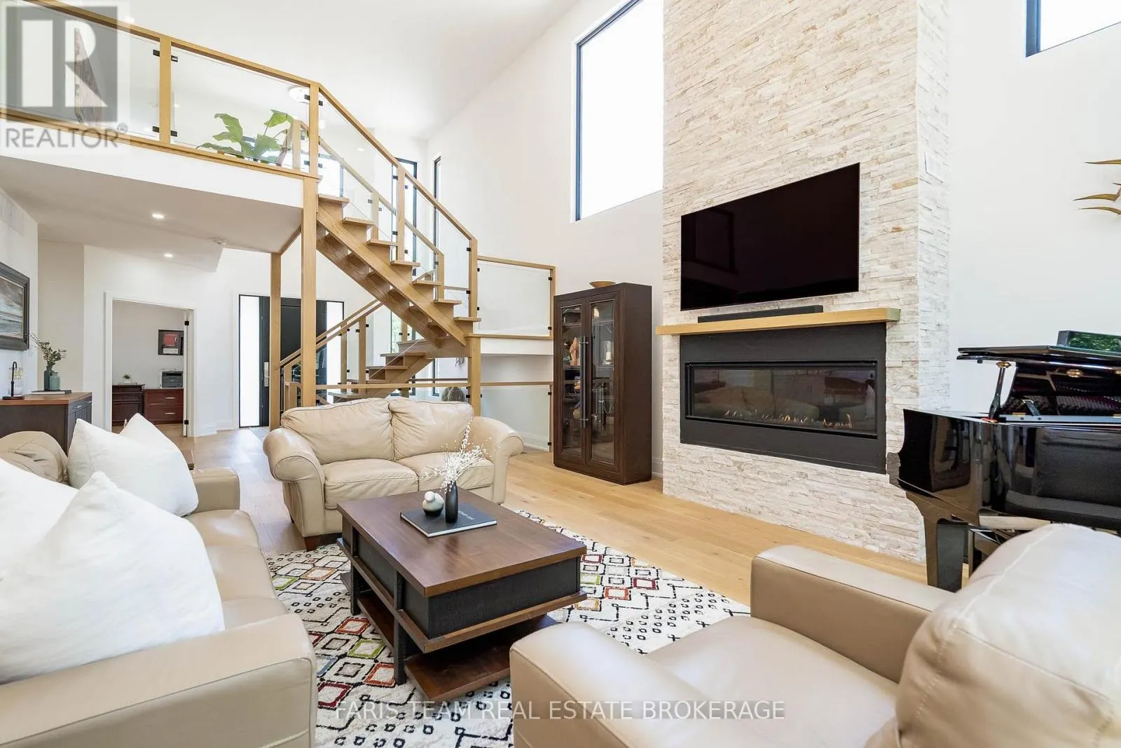 183 WOODLAND DRIVE