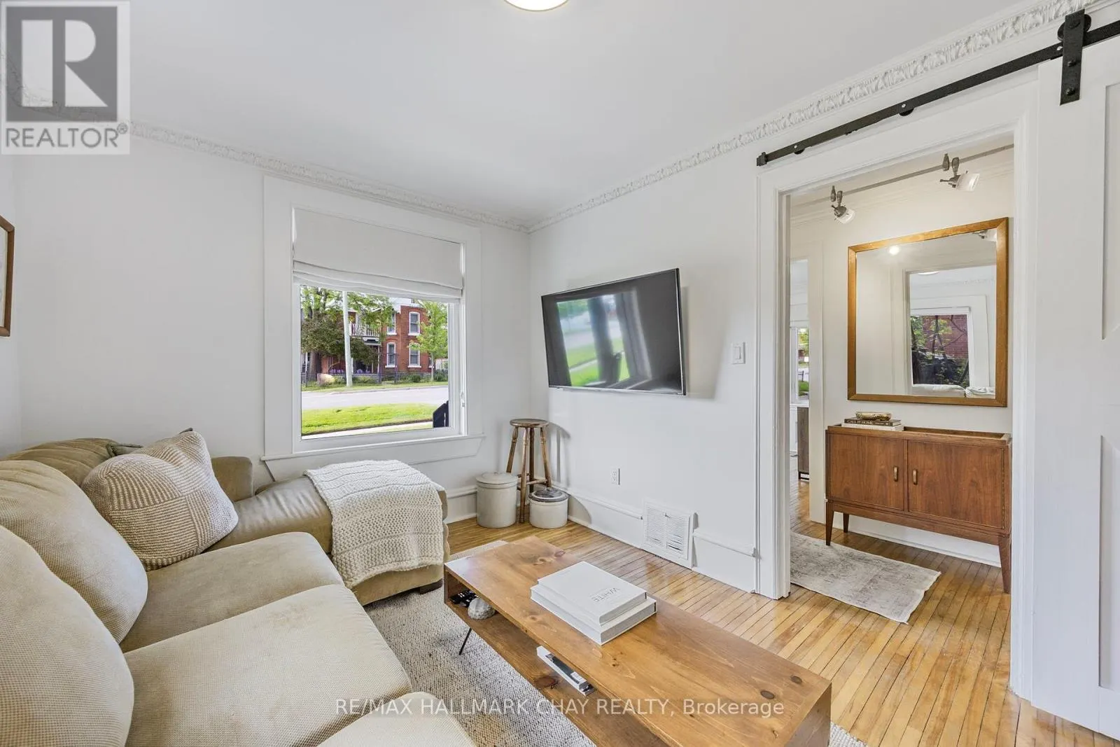230 MISSISSAGA STREET W