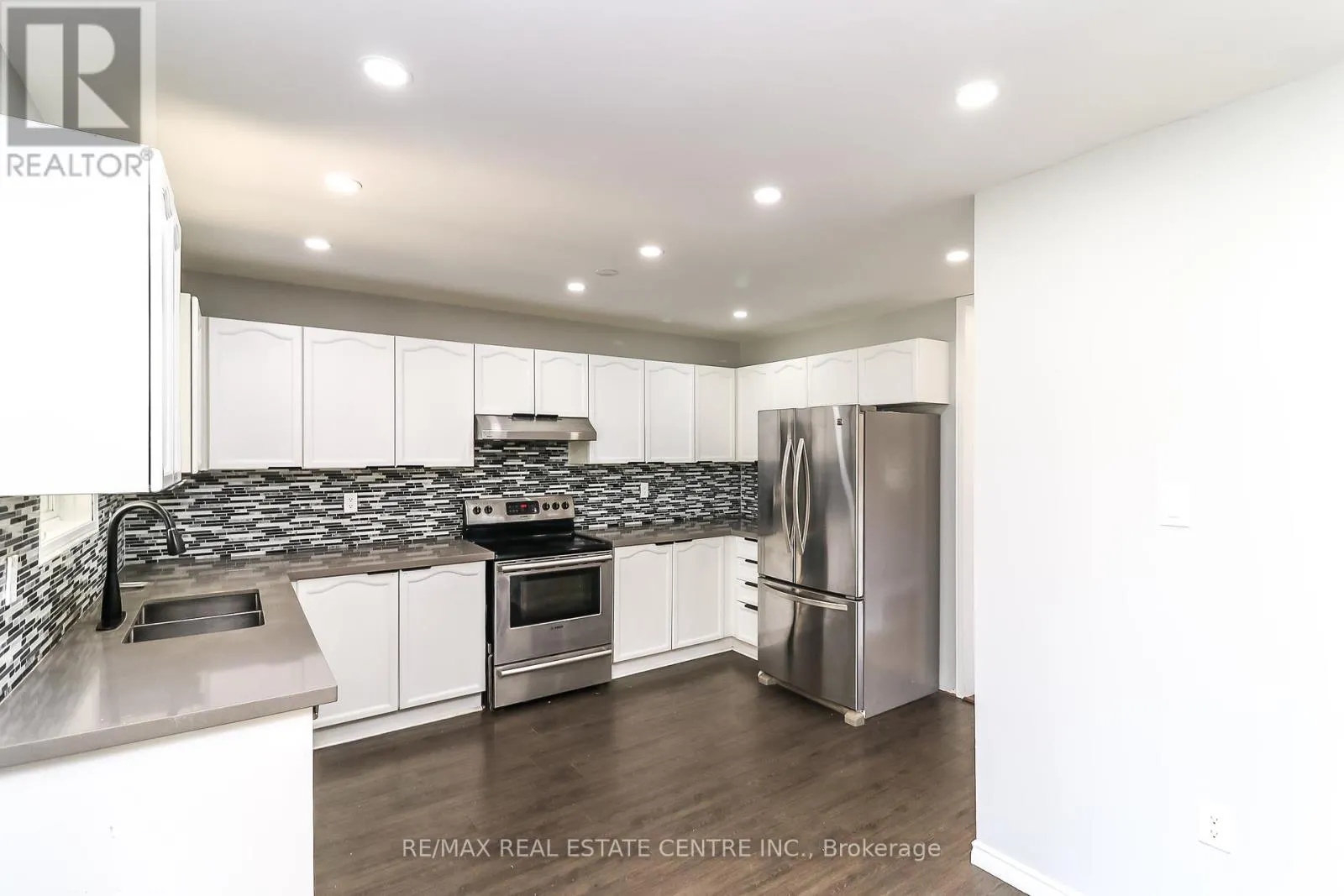 304 CUNDLES ROAD W