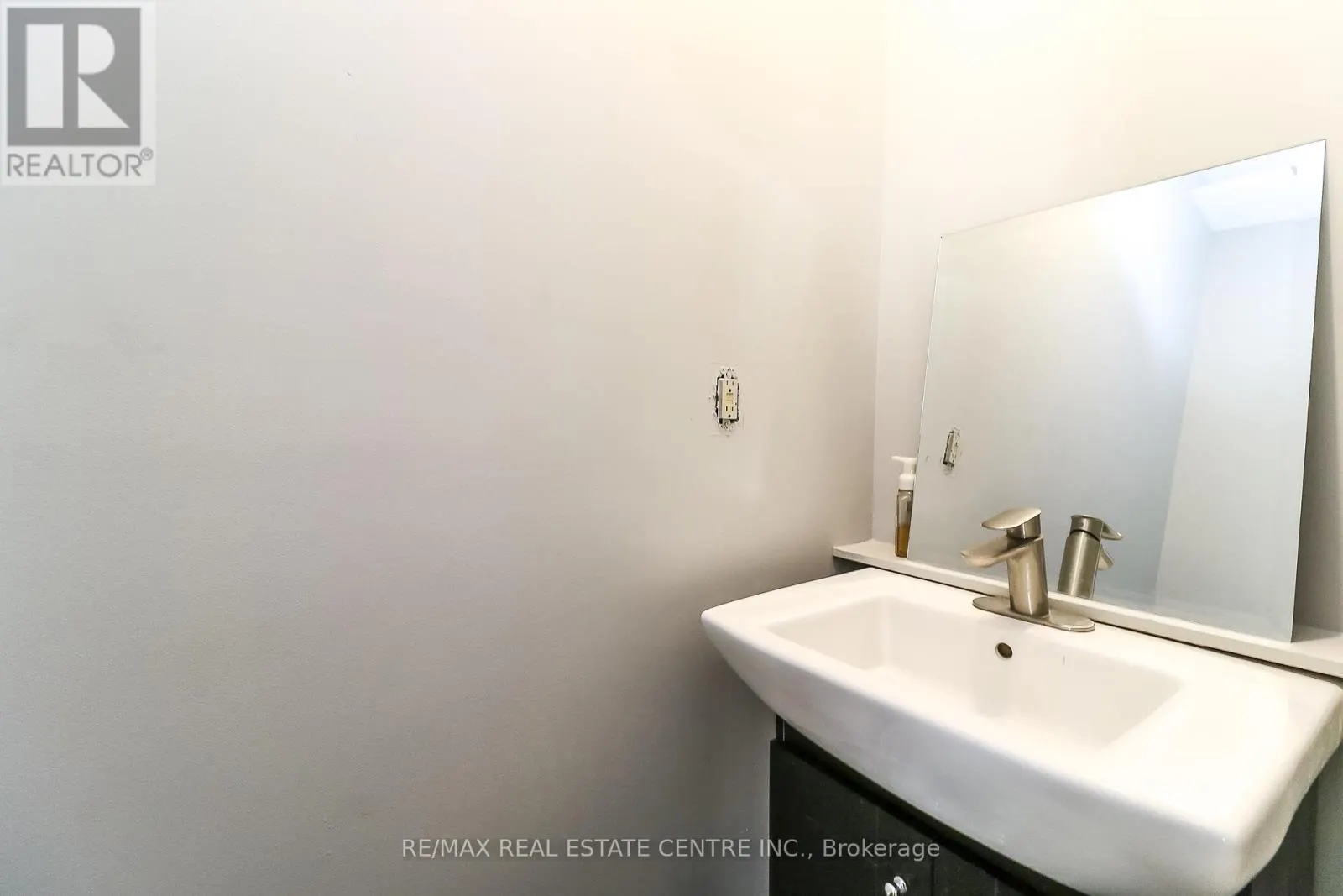 304 CUNDLES ROAD W
